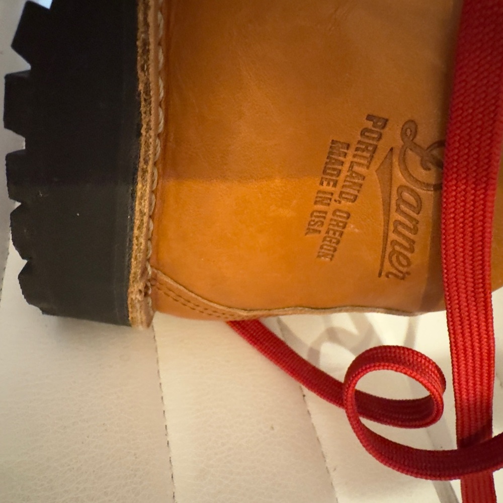 Danner Women’s Cascade Clovis GORE-TEX Boots - Tan and Red - Picture 5 of 10